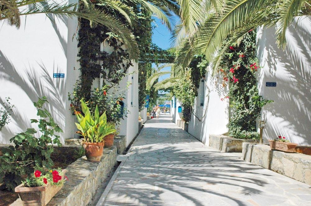 Galeana Beach Hotel プラタネス エクステリア 写真